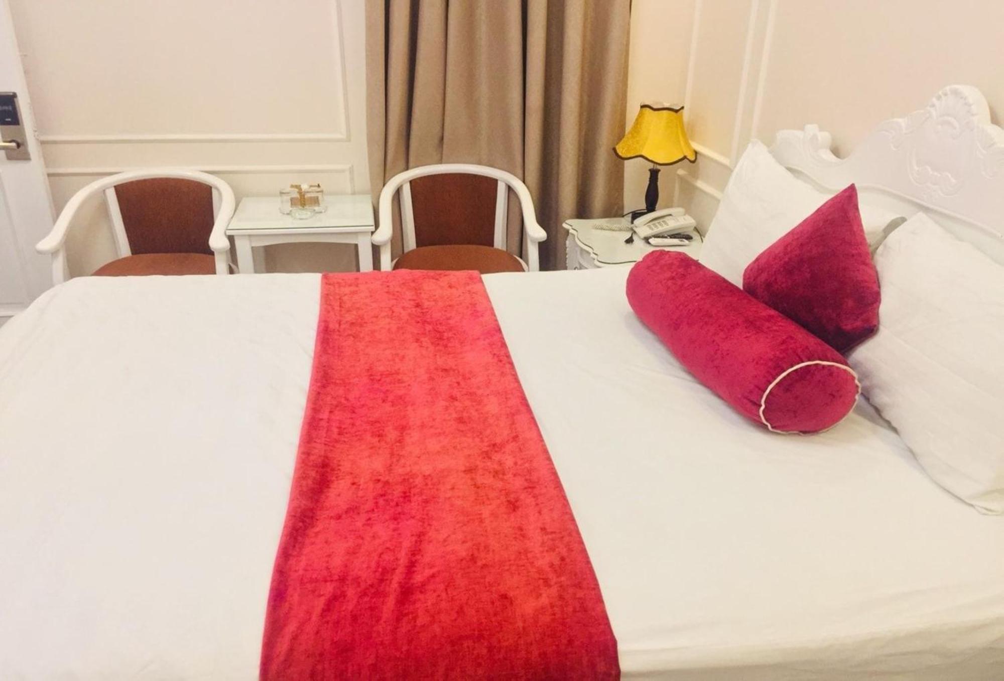 Khai Hung Hotel Binh Chanh Хошимин Экстерьер фото